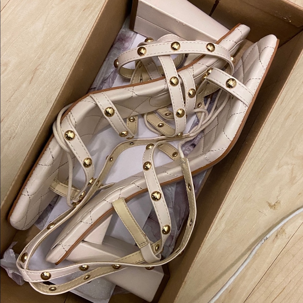 Cream Ashley Simpson Pump